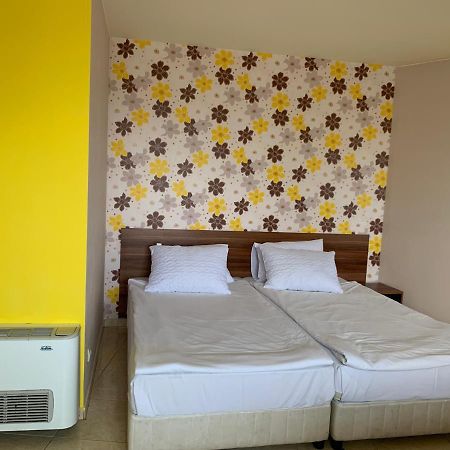 Семеен хотел Брилянс - Family Hotel Brilliance Варна Экстерьер фото